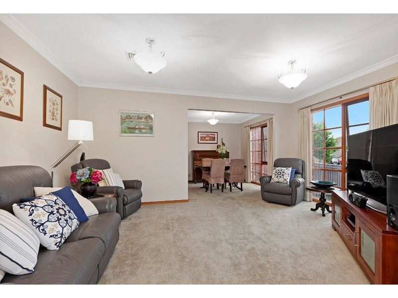 25 Wyndarra Crescent, Dingley Village VIC 3172
