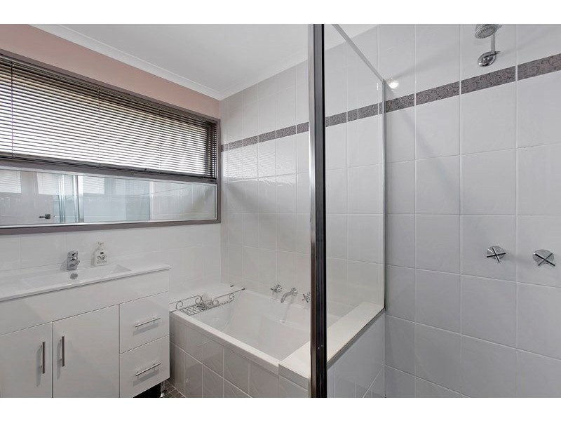 19 Shannon Court, Dingley Village VIC 3172