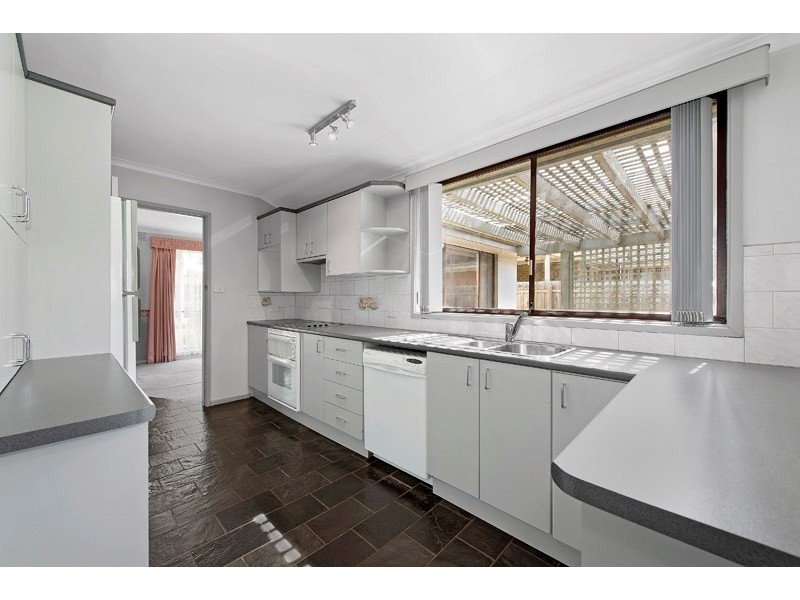 5 Glenway Drive, Dingley Village VIC 3172