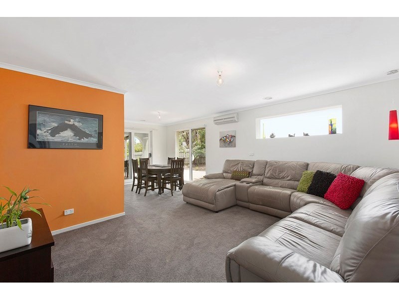 21 Twofold Close, Dingley Village VIC 3172