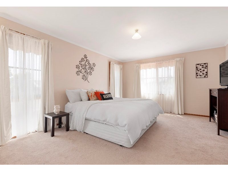 12 Dimar Court, Dingley Village VIC 3172