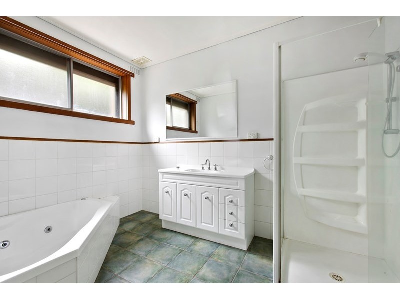 10 Kubis Crescent, Dingley Village VIC 3172