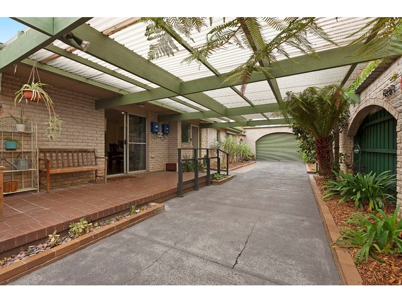 10 Hillingdon Court, Dingley Village VIC 3172