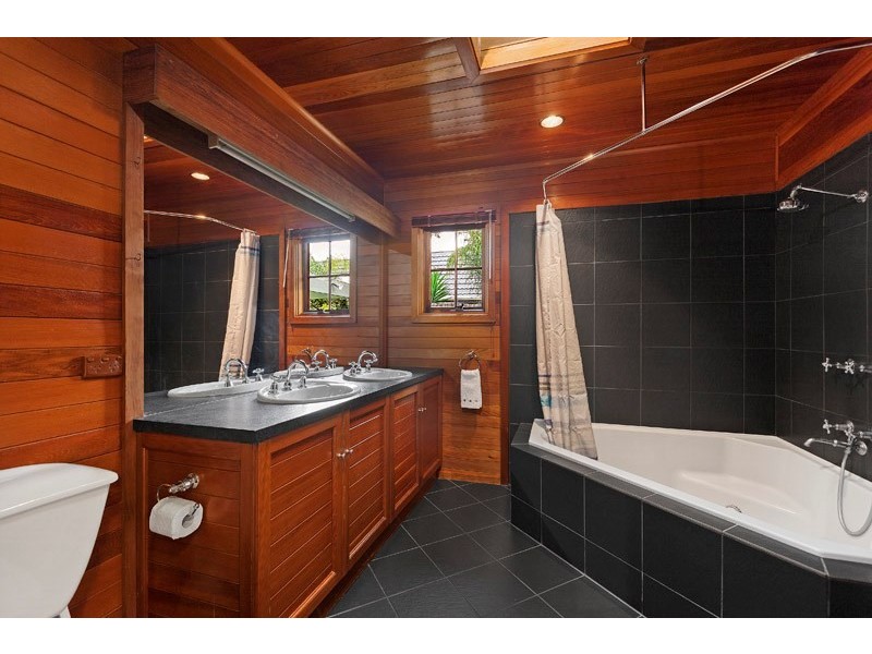 10 Hillingdon Court, Dingley Village VIC 3172