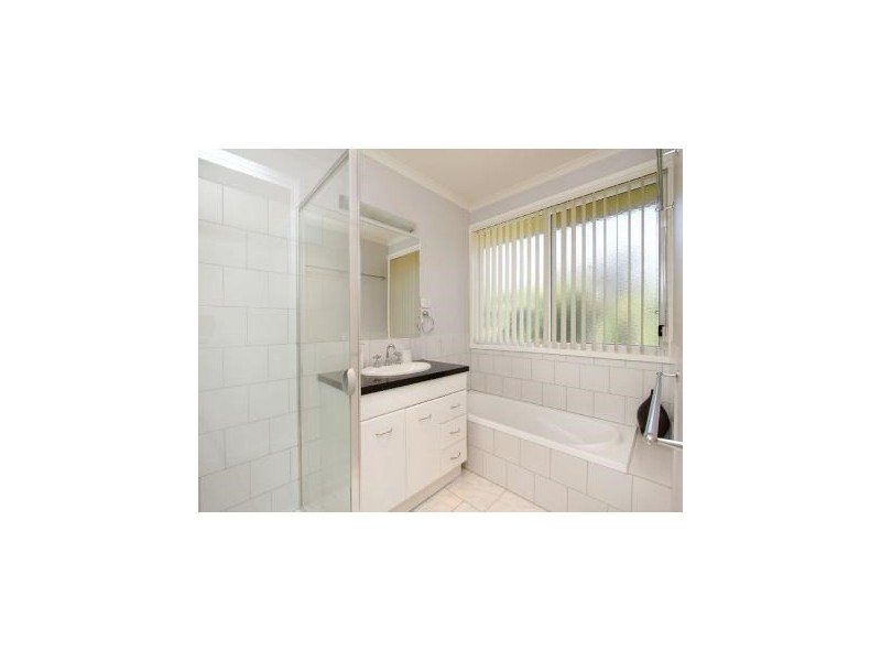 3 St Cuthberts Avenue, Dingley Village VIC 3172