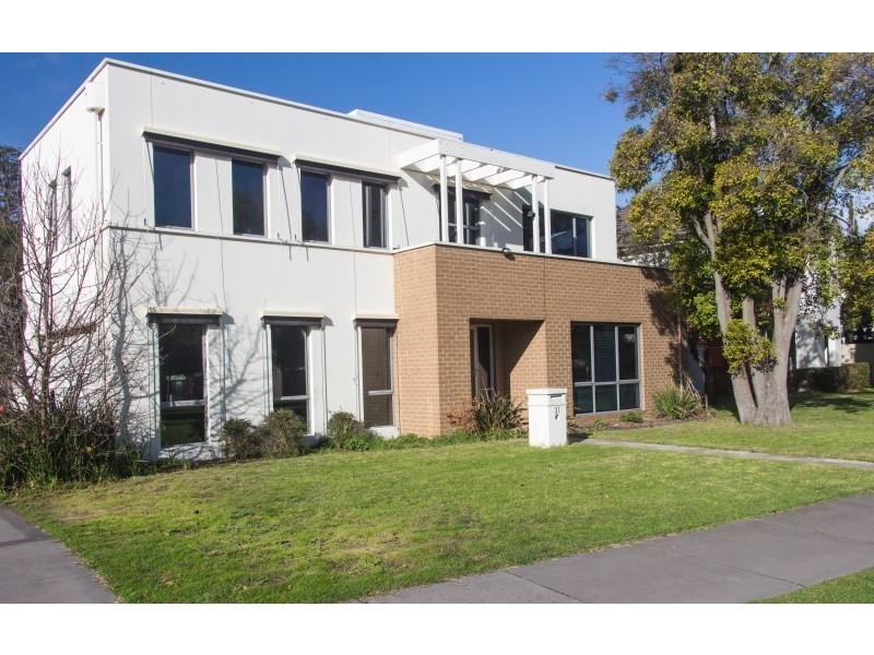 31 Carnoustie Parade, Heatherton VIC 3202
