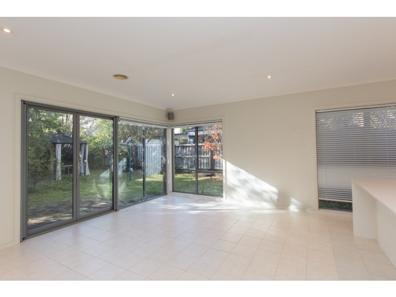 31 Carnoustie Parade, Heatherton VIC 3202