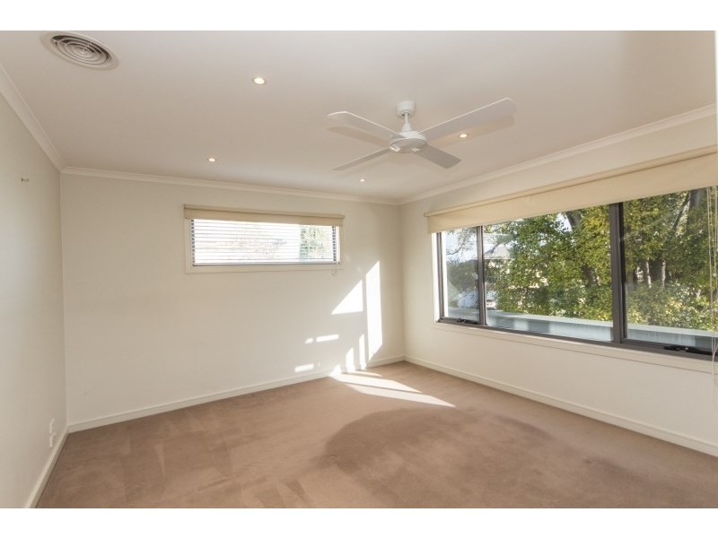 31 Carnoustie Parade, Heatherton VIC 3202