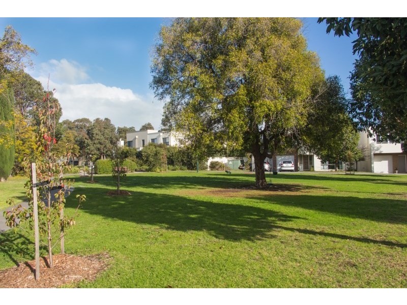 31 Carnoustie Parade, Heatherton VIC 3202