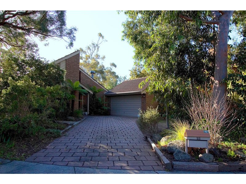 25 Greenwoods Close, Dingley Village VIC 3172