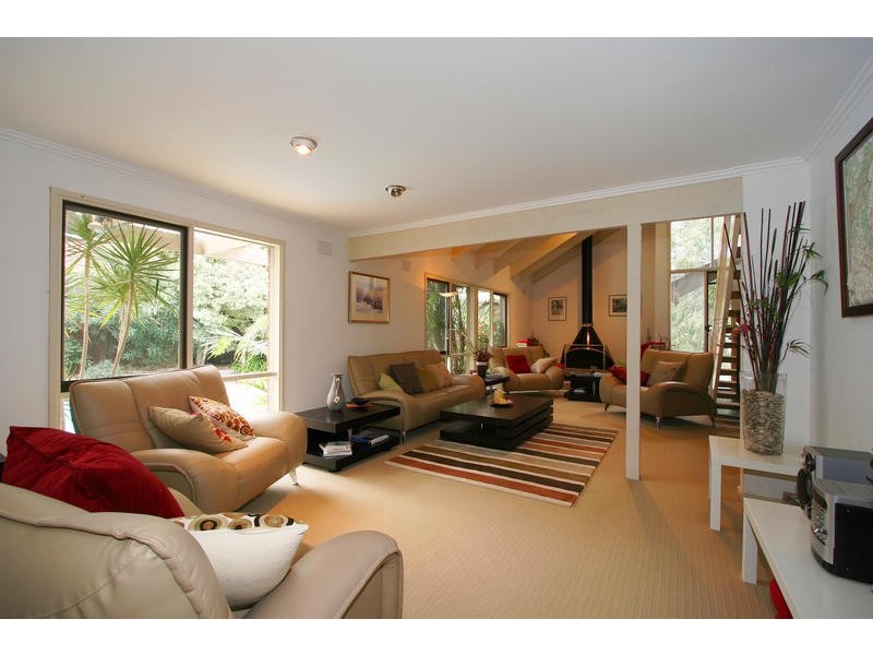 25 Greenwoods Close, Dingley Village VIC 3172