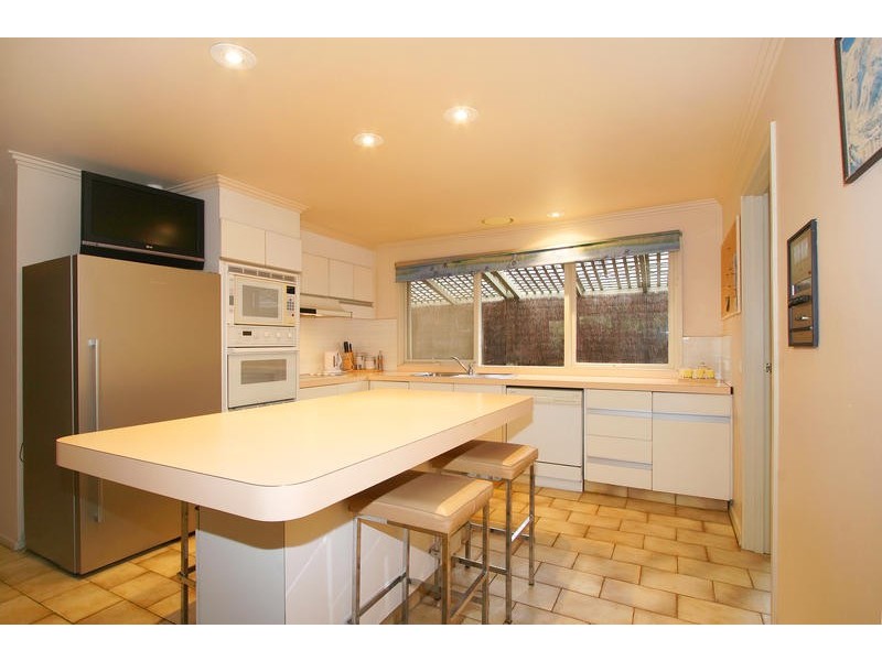 25 Greenwoods Close, Dingley Village VIC 3172