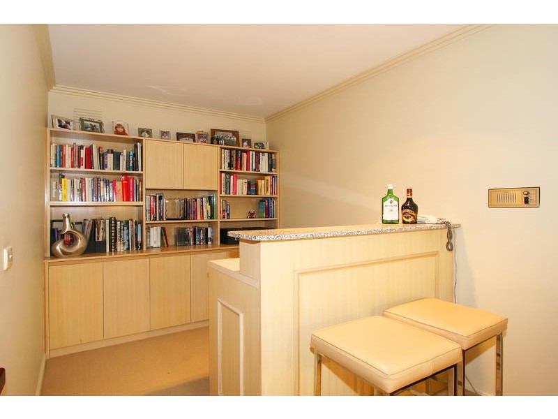 25 Greenwoods Close, Dingley Village VIC 3172