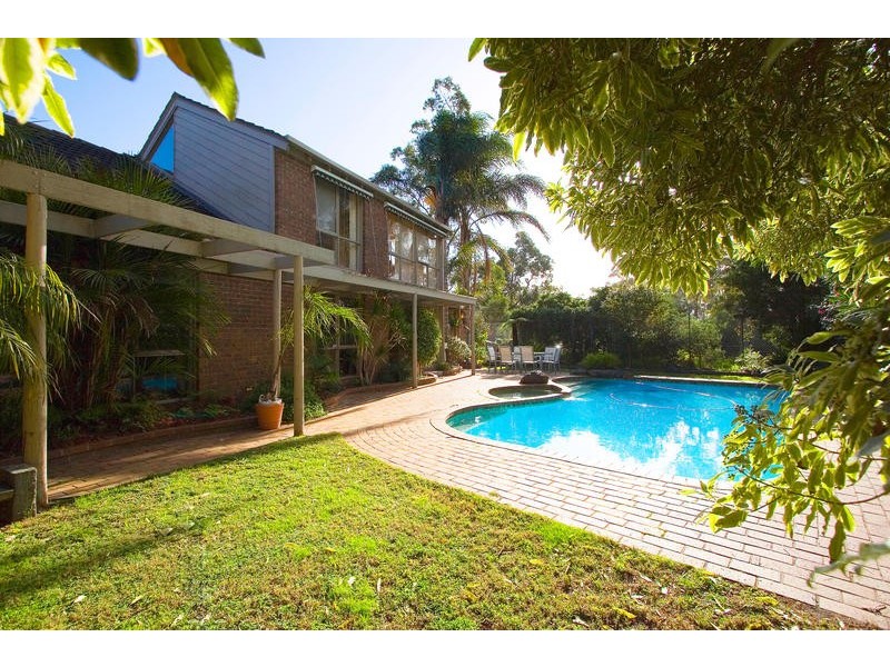 25 Greenwoods Close, Dingley Village VIC 3172