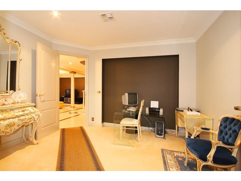 25 Wheatland Crescent, Dingley Village VIC 3172