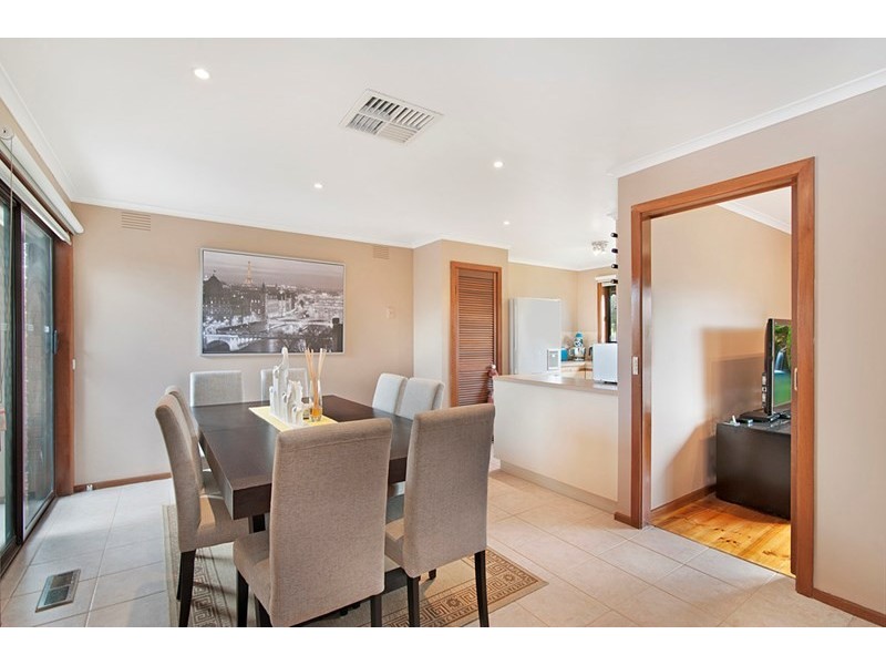 42 Benkel Avenue, Cheltenham VIC 3192