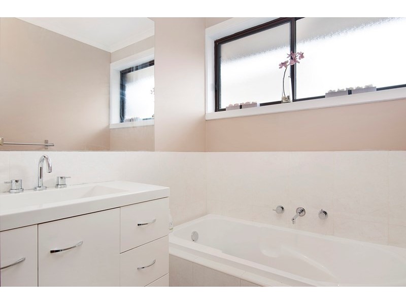 42 Benkel Avenue, Cheltenham VIC 3192