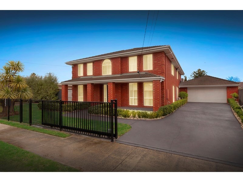14 Southern Drive, Dingley Village VIC 3172