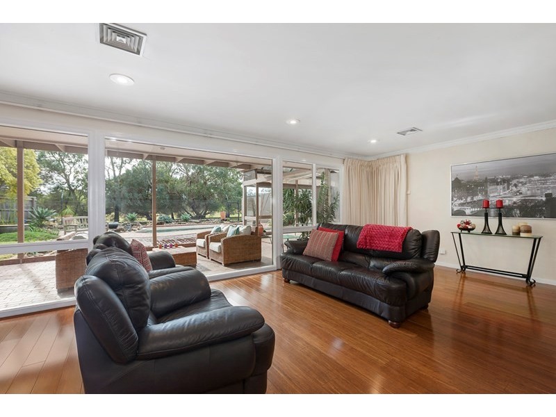 2/9 Greenview Close, Dingley Village VIC 3172