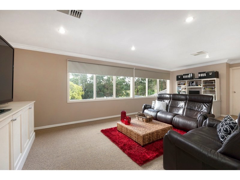 2/9 Greenview Close, Dingley Village VIC 3172