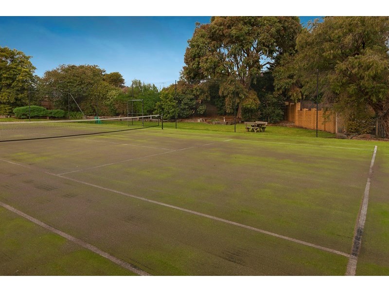 2/9 Greenview Close, Dingley Village VIC 3172