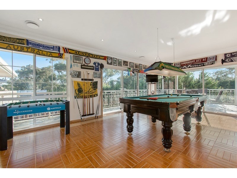 42 Golfwood Close, Dingley Village VIC 3172