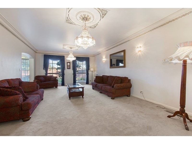 42 Golfwood Close, Dingley Village VIC 3172