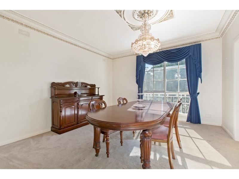 42 Golfwood Close, Dingley Village VIC 3172