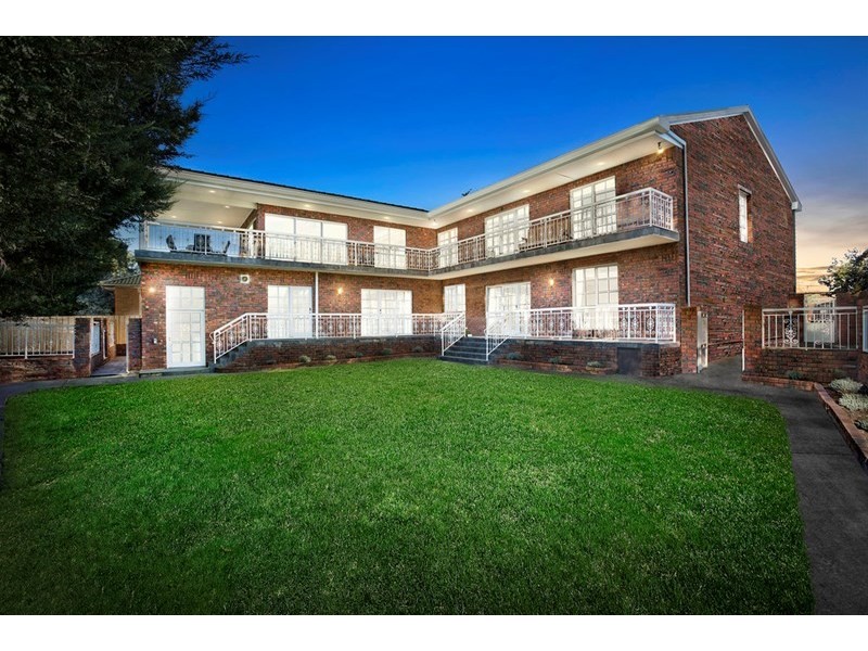 42 Golfwood Close, Dingley Village VIC 3172