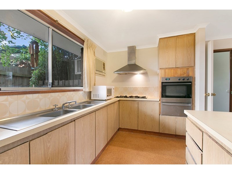 1 Priorswood Close, Dingley Village VIC 3172