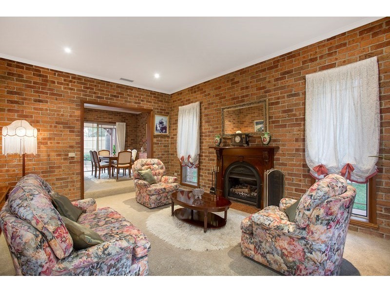 6 Higgins Close, Dingley Village VIC 3172