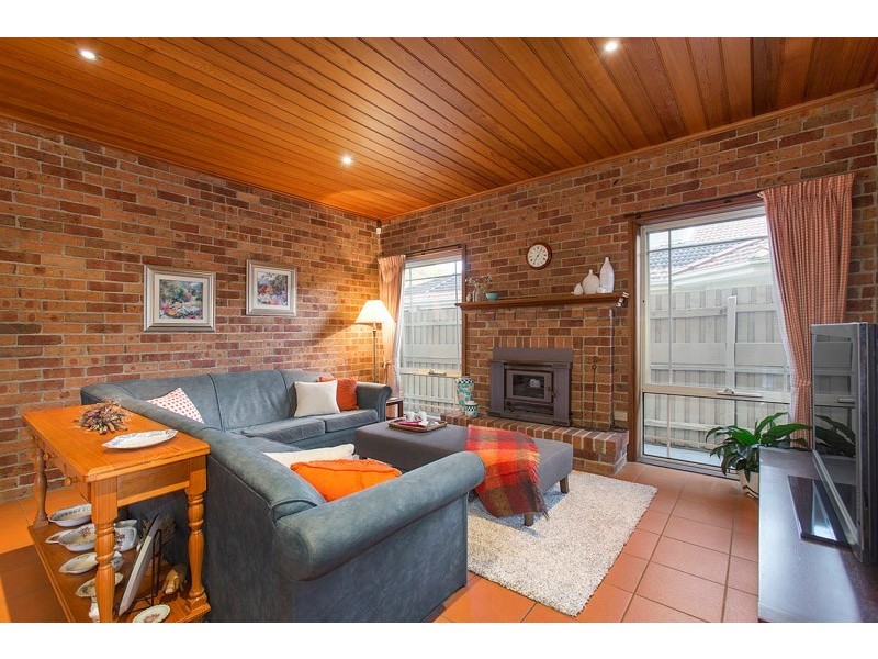 6 Higgins Close, Dingley Village VIC 3172