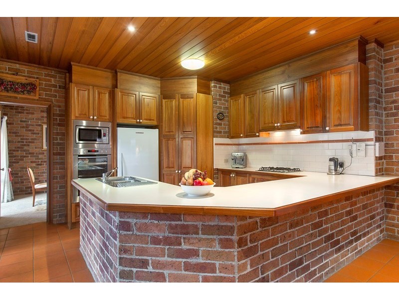 6 Higgins Close, Dingley Village VIC 3172