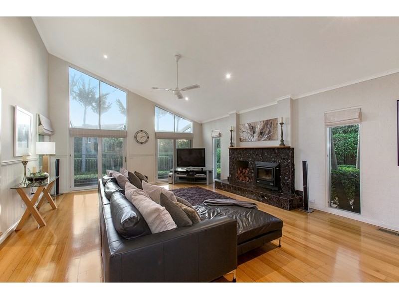 8 Evelyn Court, Dingley Village VIC 3172