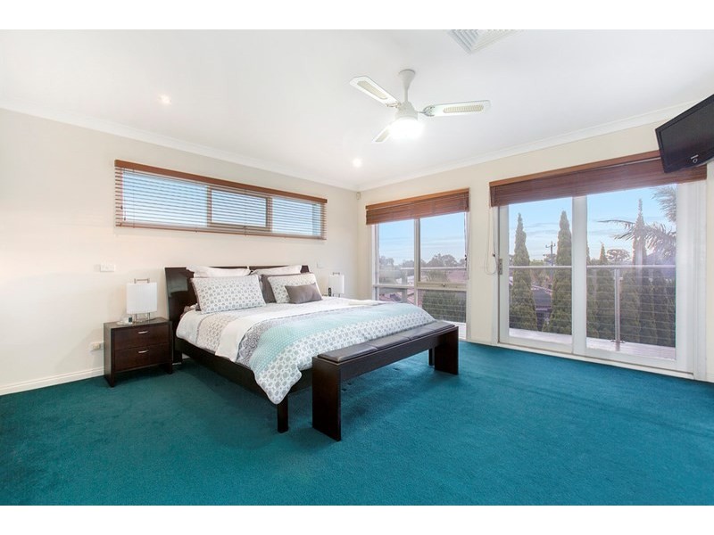 8 Evelyn Court, Dingley Village VIC 3172