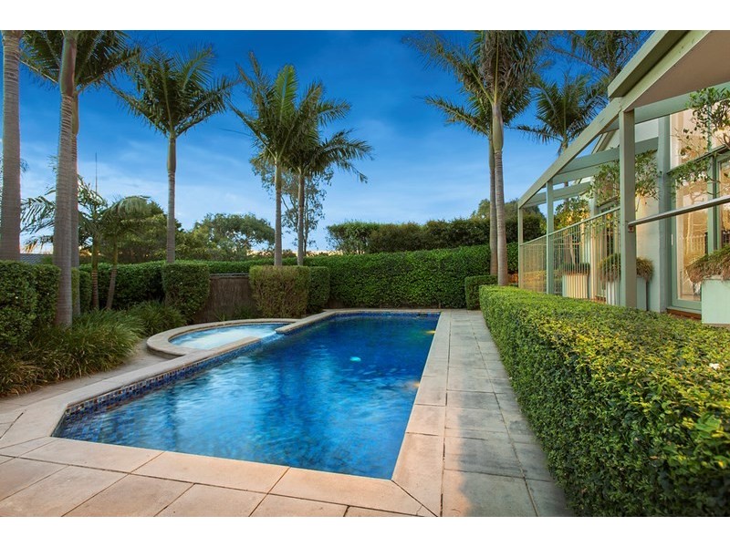 8 Evelyn Court, Dingley Village VIC 3172