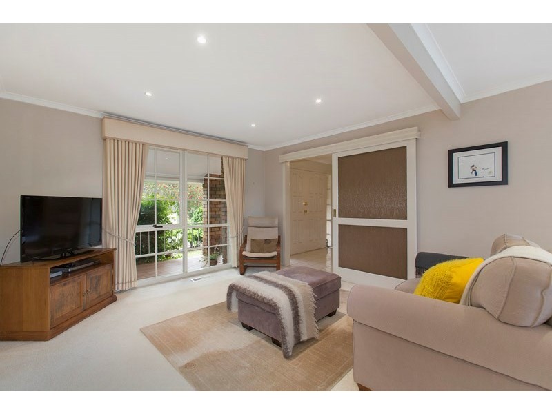 6 Kingsmead Court, Dingley Village VIC 3172