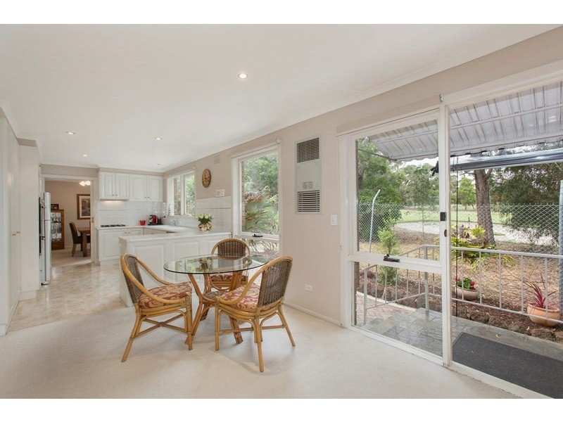 6 Kingsmead Court, Dingley Village VIC 3172