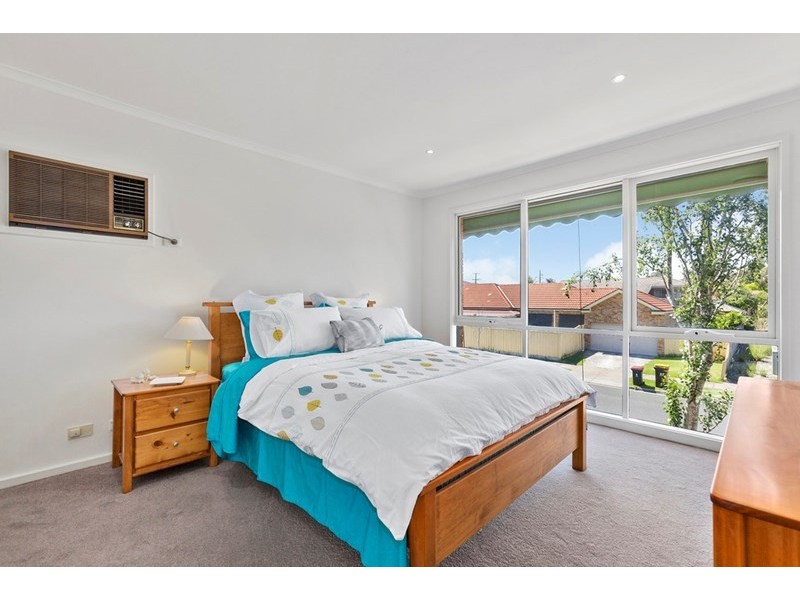 1 Lakeland Court, Dingley Village VIC 3172