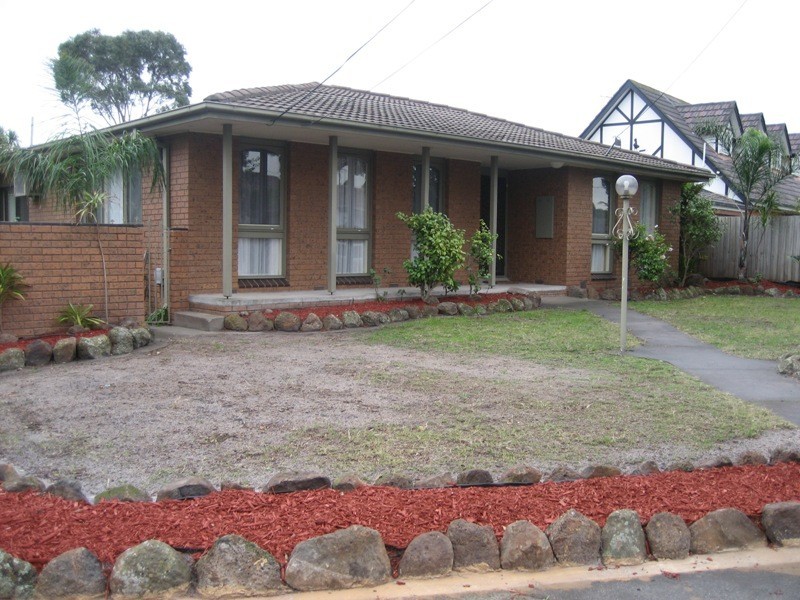 4 Kubis Crescent, Dingley Village VIC 3172