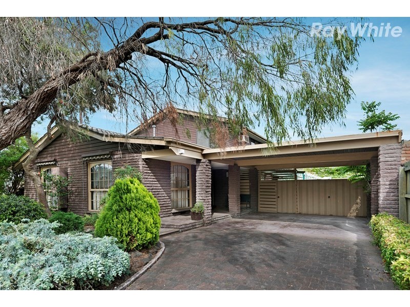 8 Jannali Drive, Dingley Village VIC 3172