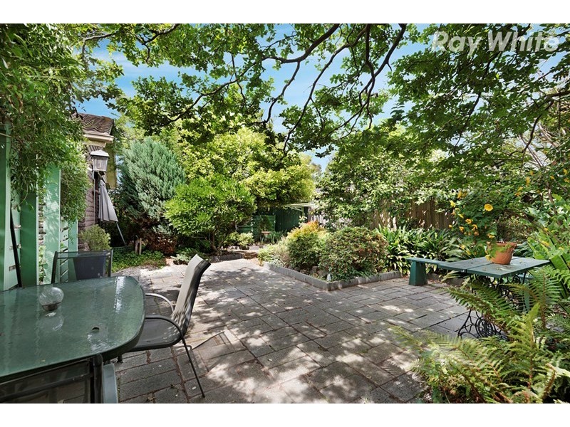 8 Jannali Drive, Dingley Village VIC 3172