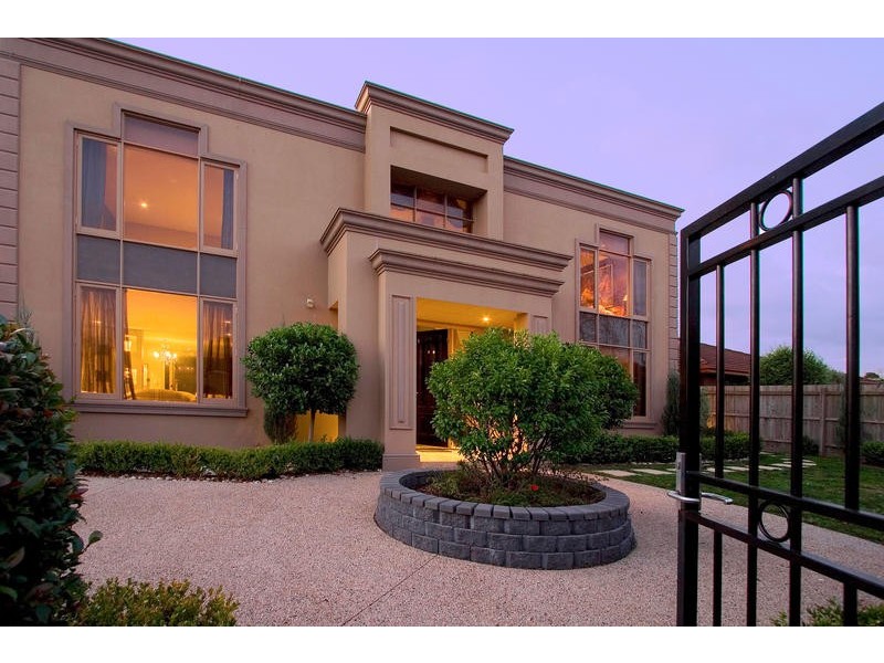 7 Lee-Andy Court, Dingley Village VIC 3172