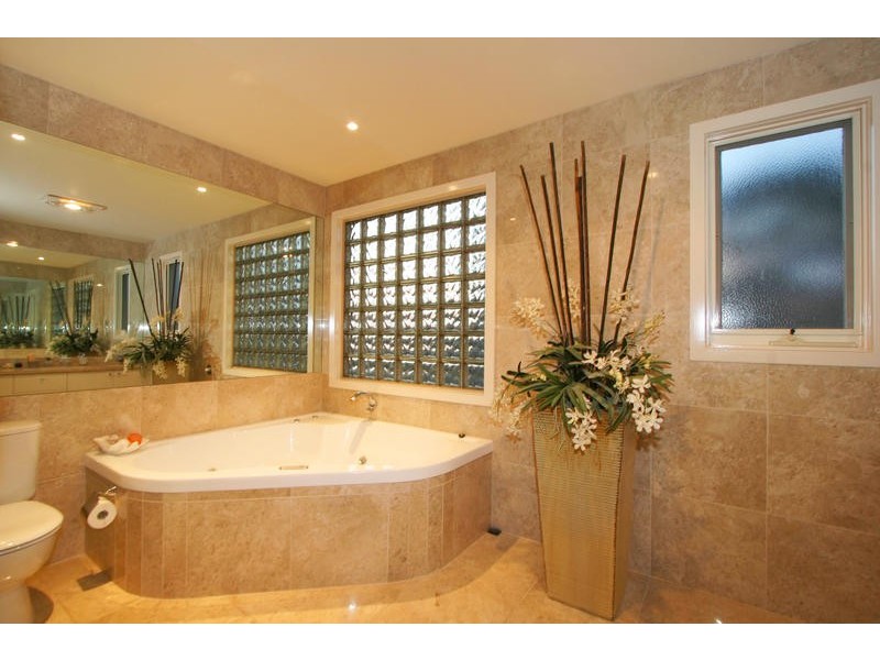 7 Lee-Andy Court, Dingley Village VIC 3172