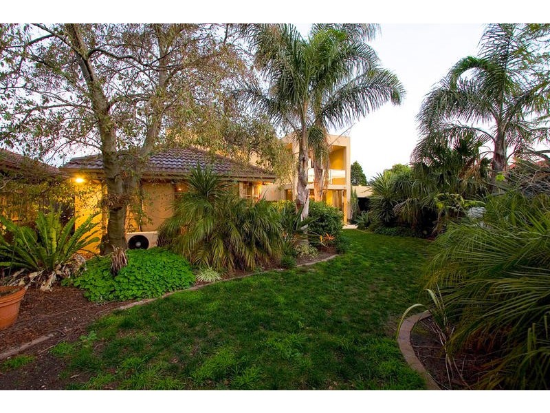 7 Lee-Andy Court, Dingley Village VIC 3172