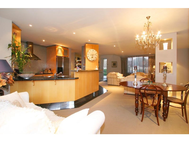 7 Lee-Andy Court, Dingley Village VIC 3172