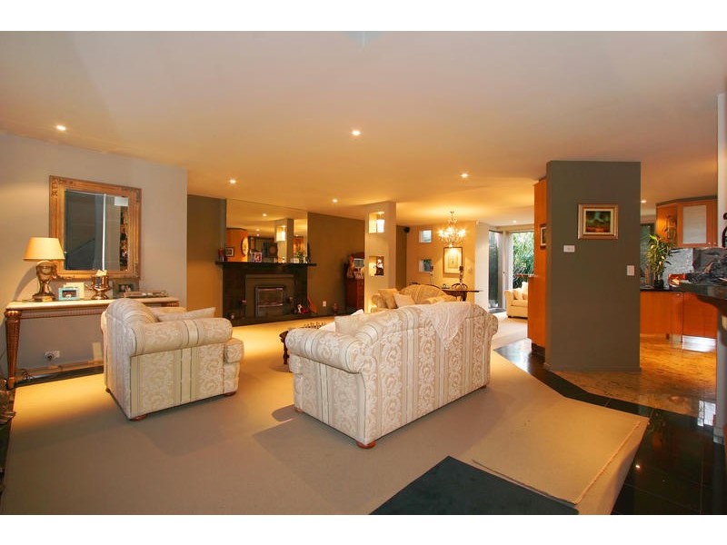 7 Lee-Andy Court, Dingley Village VIC 3172