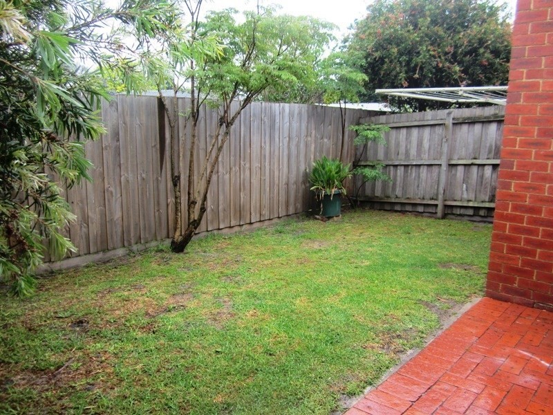 1/6 Mussert Avenue, Dingley Village VIC 3172