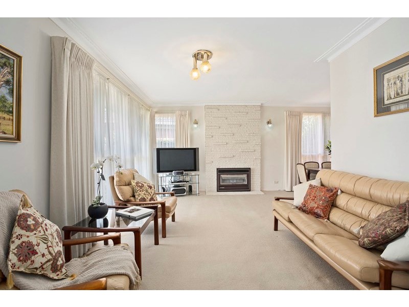 24 St Marks Close, Dingley Village VIC 3172