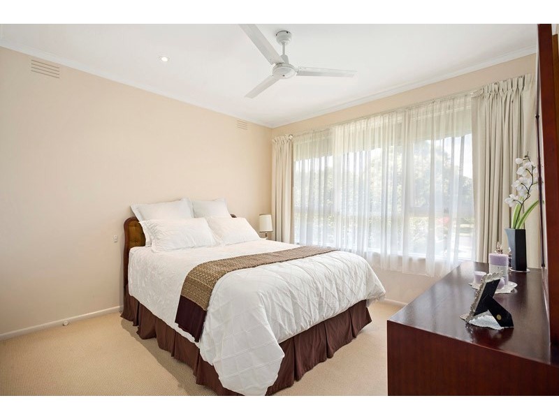 24 St Marks Close, Dingley Village VIC 3172